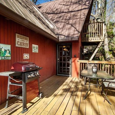 Bear View Chalet With Hot Tub And Near Ober Гатлинбург Экстерьер фото