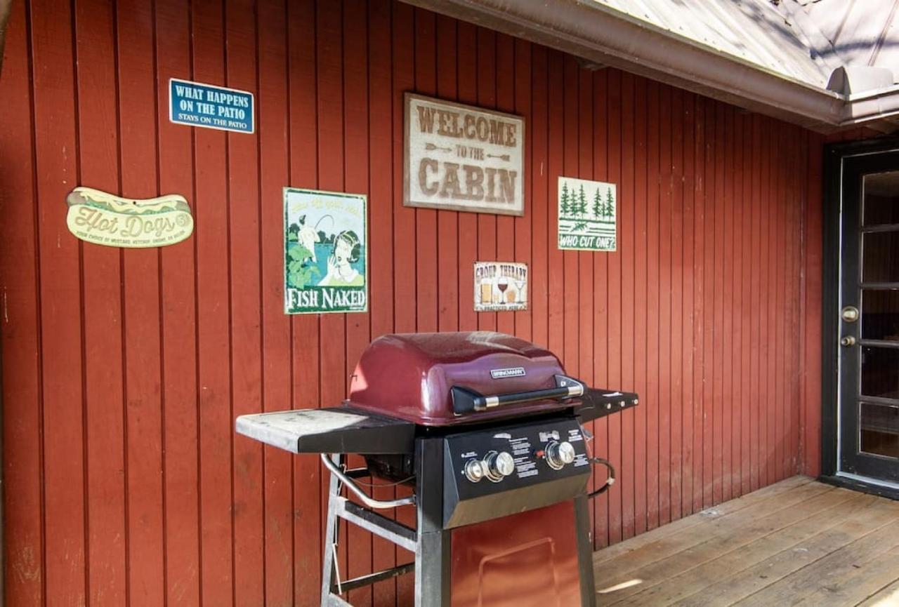 Bear View Chalet With Hot Tub And Near Ober Гатлинбург Экстерьер фото