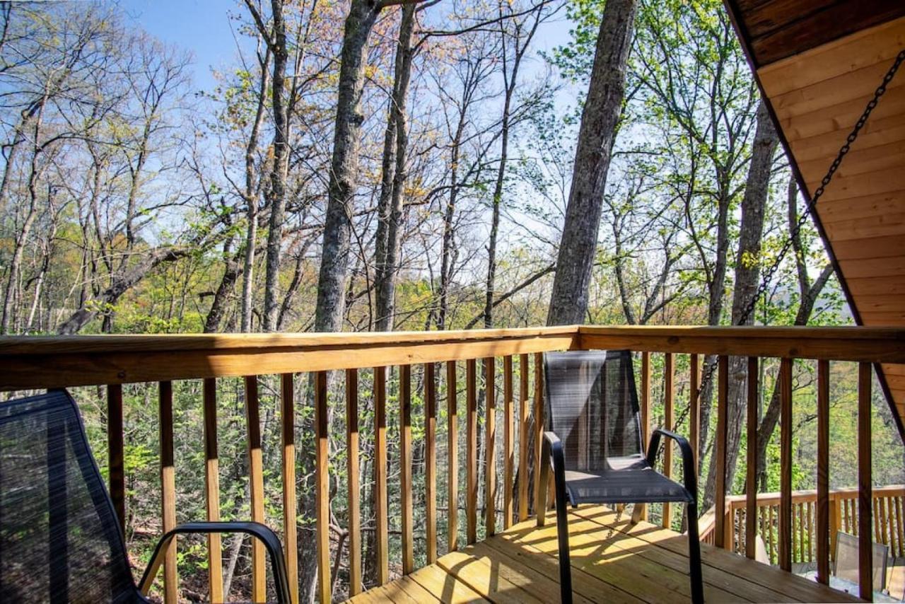 Bear View Chalet With Hot Tub And Near Ober Гатлинбург Экстерьер фото