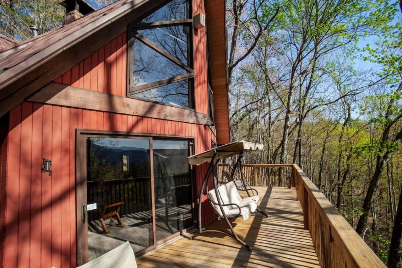 Bear View Chalet With Hot Tub And Near Ober Гатлинбург Экстерьер фото